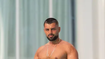 Teo Cosmin intervine în triunghiul amoros al momentului și transmite o replică dură? Mesaj subliminal pentru Ella, Răzvan și Ema