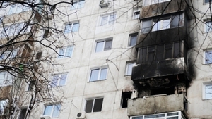 Un bărbat a ajuns la spital, în urma unei explozii care a avut loc într-un bloc din Bacău