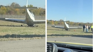 BREAKING | Accident aviatic pe pista de la Băneasa! Un avion de școală a rămas fără roți la aterizare