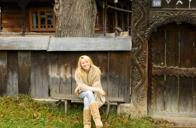 Cum arată casa Laurei Cosoi din Maramureș. Aici și-a botezat fetițele
