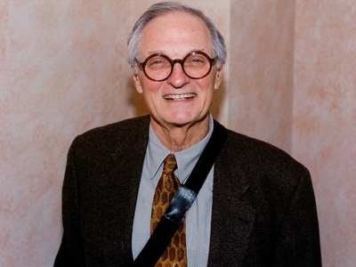 Alan Alda, actorul din M*A*S*H, mărturisiri despre lupta cu Parkinson! Ce i se întâmpla în timpul somnului