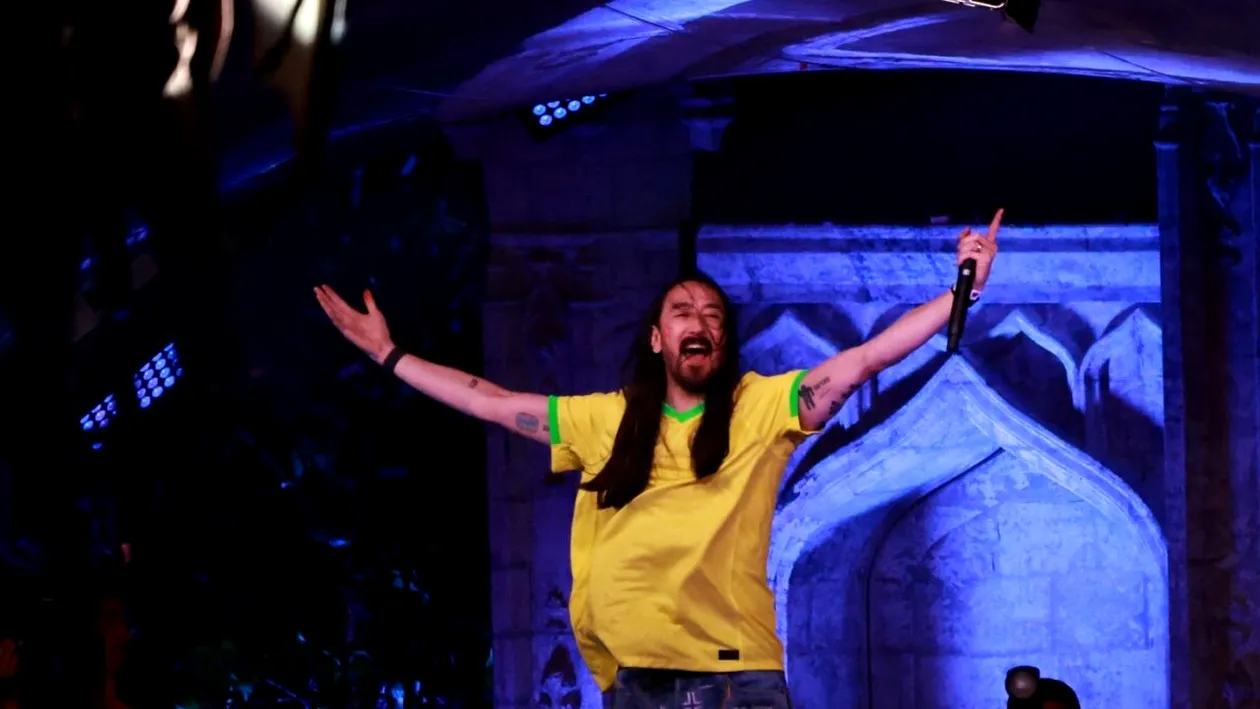 DJ Steve Aoki a revenit în România după 8 ani! Celebrul DJ a făcut un show memorabil