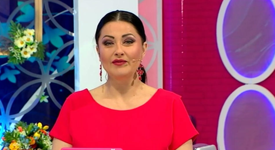GABRIELA CRISTEA a îmbrăcat o rochie mulată în emisiune! Uite cât de mult i-a crescut burtica