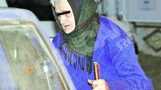 Maicuta Sebastiana de la Manastirea Tariceni este acuzata ca a lasat o batrana pe drumuri. Terorizata de stareta cu gemeni