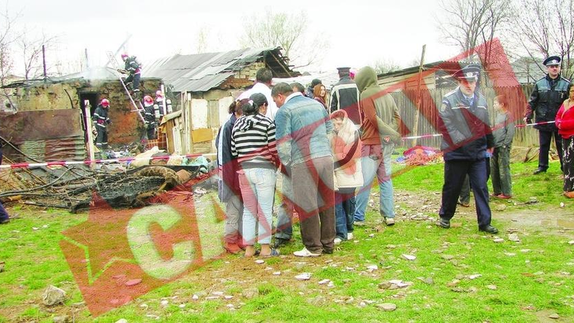 Patru copii si mama lor au ars de vii