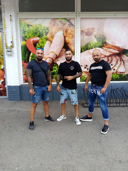 Faraonu (dreapta), o figură cunoscută în lumea interlopă