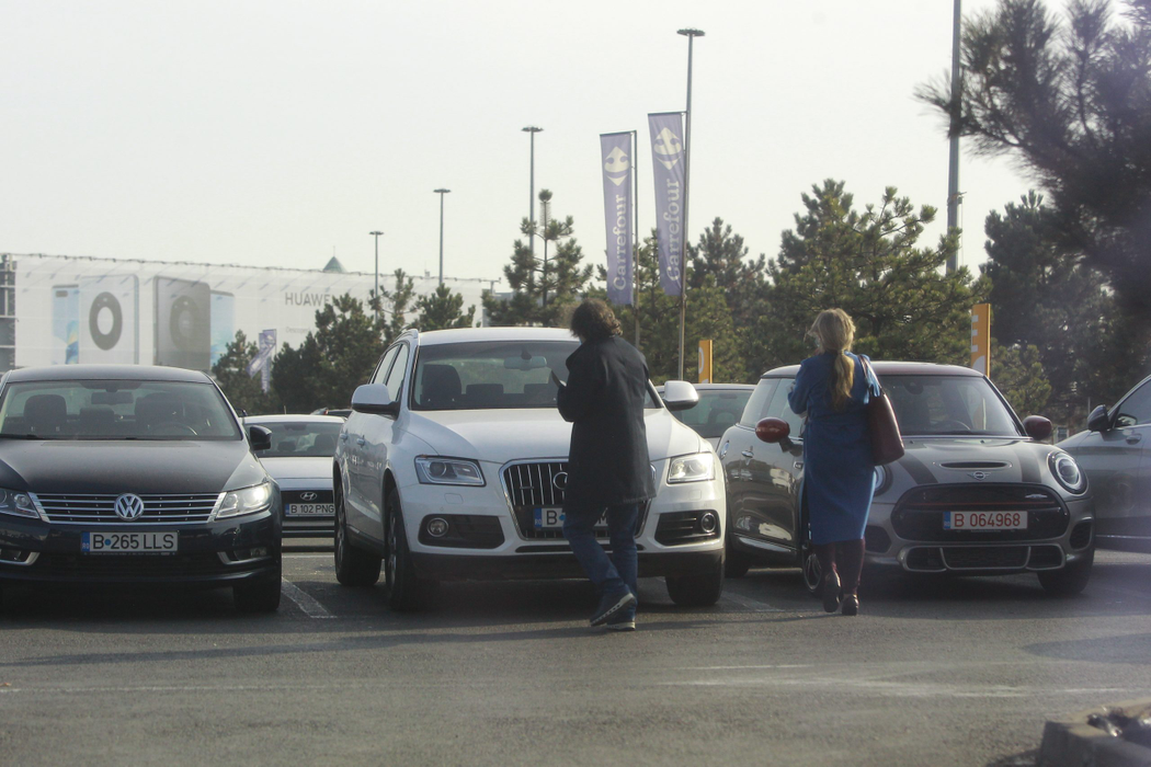 După ce și-a făcut stocul de ziare, românul nominalizat la premiul Nobel pleacă de la mall