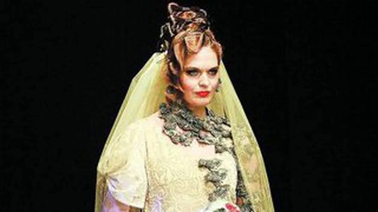 Manuela Harabor e nemultumita de felulin care arata la 43 de ani. Convinsa cu greu sa defileze