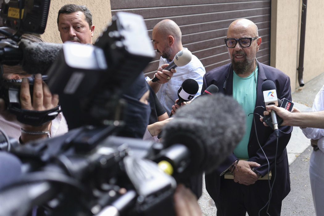 Piedone, vizitat de DNA! Sursa foto Inquam Octav Ganea
