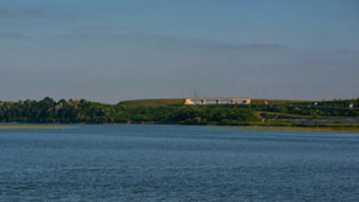 Un argesean de 21 de ani a disparut in apele barajului Golesti!