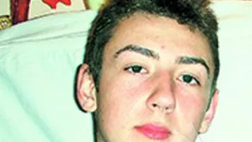 A sarit de la etaj dupa ce a picat BAC-ul