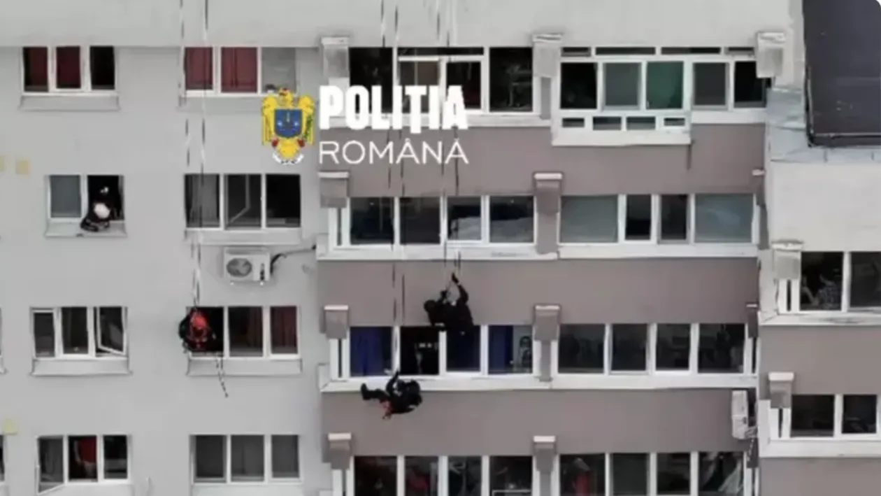 Intervenție dramatică în Sectorul 6! Mascații au escaladat un bloc pentru a salva o femeie
