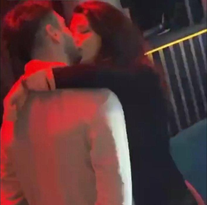 ”Regina Instagramului” din România și-a sărutat cu patos iubitul