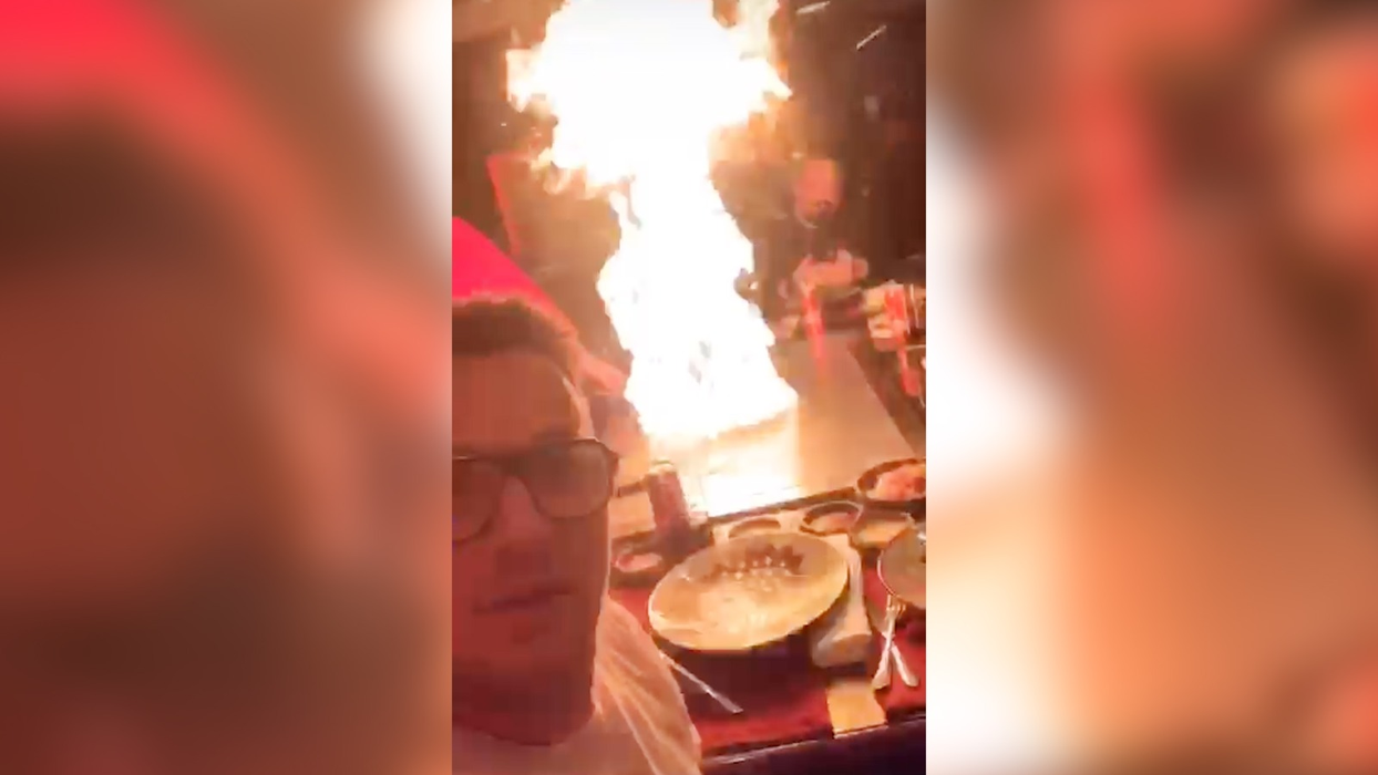 Masă spectaculoasă pentru Florin Salam și apropiații săi