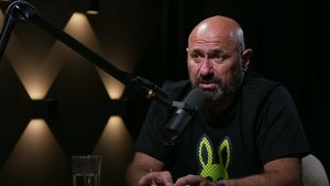 Câte femei a avut, de fapt, Cătălin Scărlătescu în ultimii 10 ani. Juratul de la Chefi la cuțite a dezvăluit adevărul