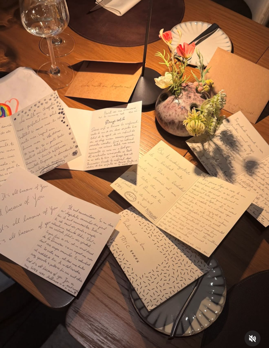 Emily Burghelea i-a oferit soțului ei cinci felicitări emoționante. sursă - social media