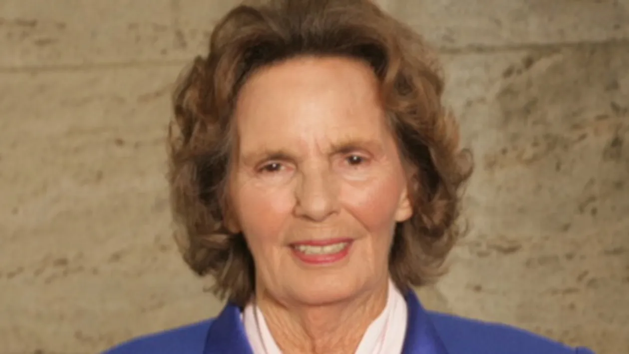 Regina Ana îşi sărbătoreşte astăzi ziua de naştere! Află ce vârstă a împlinit şi cum va sărbători