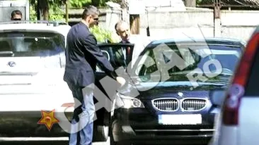 De la vot, direct la biserica. Duminica in familie, cu Geoana si fetele sale