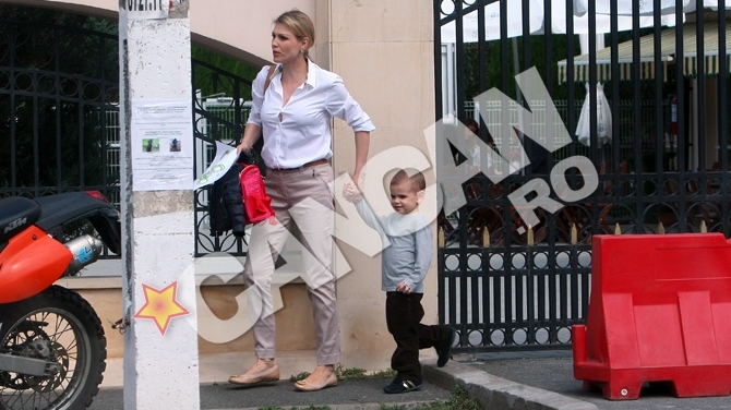 Vezi ce cadou a primit Cristina Rus de la cel mai important barbat din viata ei