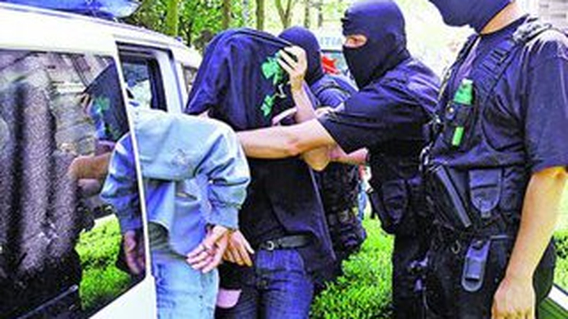 Teroristi capturati de romani