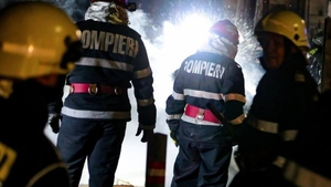 Risc de explozie! Incendiu puternic la o fabrică de mezeluri din Buftea. 11 autospeciale intervin la fața locului