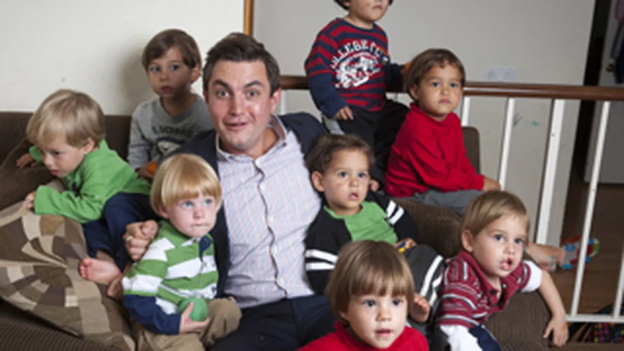 Un jurnalist britanic a facut schimb de roluri cu octomama