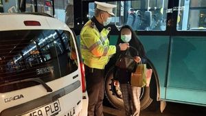 Poveste cu happy end. Cum a reușit o bucureșteancă să-și recupereze geanta pe care o uitase pe scaunul din autobuz