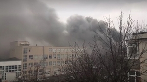 Incendiu violent în Sectorul 4, București. Pompierii se luptă cu flăcările uriașe
