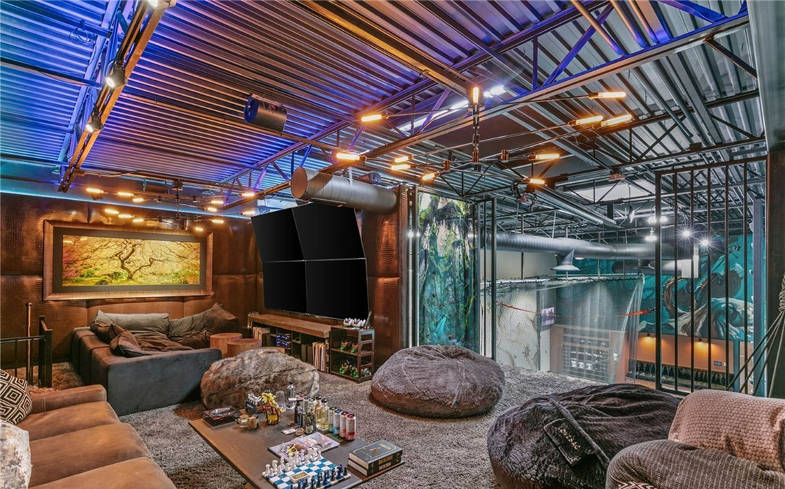 Vila lui Dan Bilzerian din Las Vegas. Sursa foto: Profimedia
