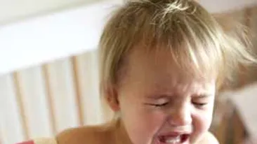 SOCANT! Un bebelus de doi ani, violat de trei baieti de 11, 13 si 15 ani!