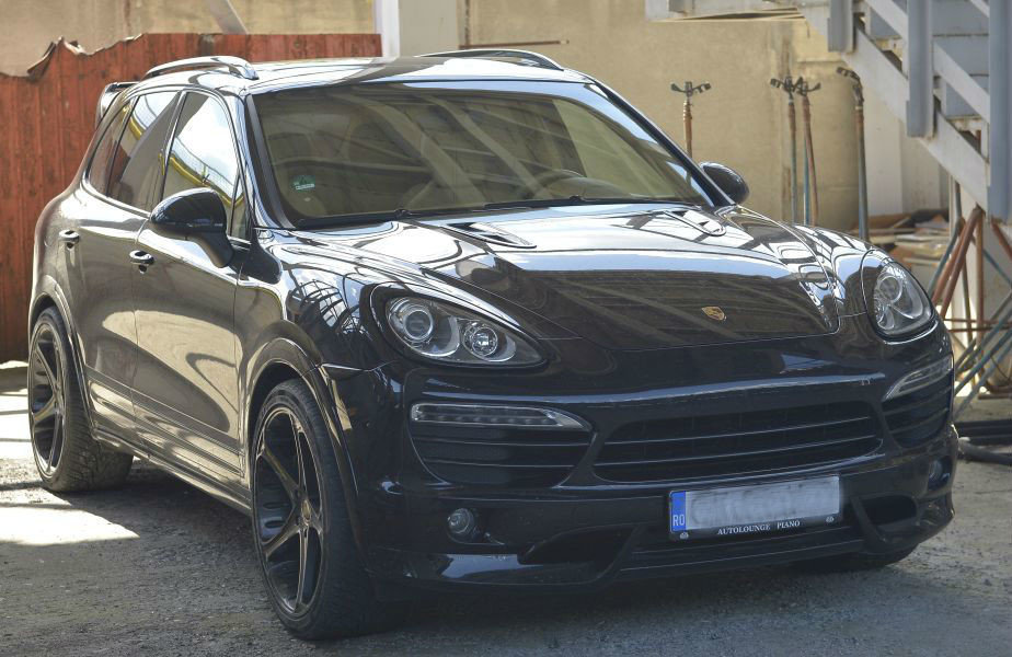 Denis Alibec a vândut Porsche-ul unui bun prieten