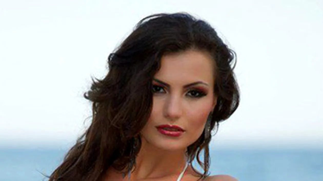 Te asteptai la asta? Larisa, Miss Universe Romania 2011, si Madalina Ghenea au fost colege de agentie, in liceu: una a plecat la Istanbul, cealalta n-a vrut sa se lase de scoala!