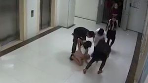 Se pregatea sa fie mamica, insa durerile nasterii au UCIS-O! Si-a rugat in genunchii medicii sa ii faca cezariana, dar au refuzat-o! Motivul halucinant