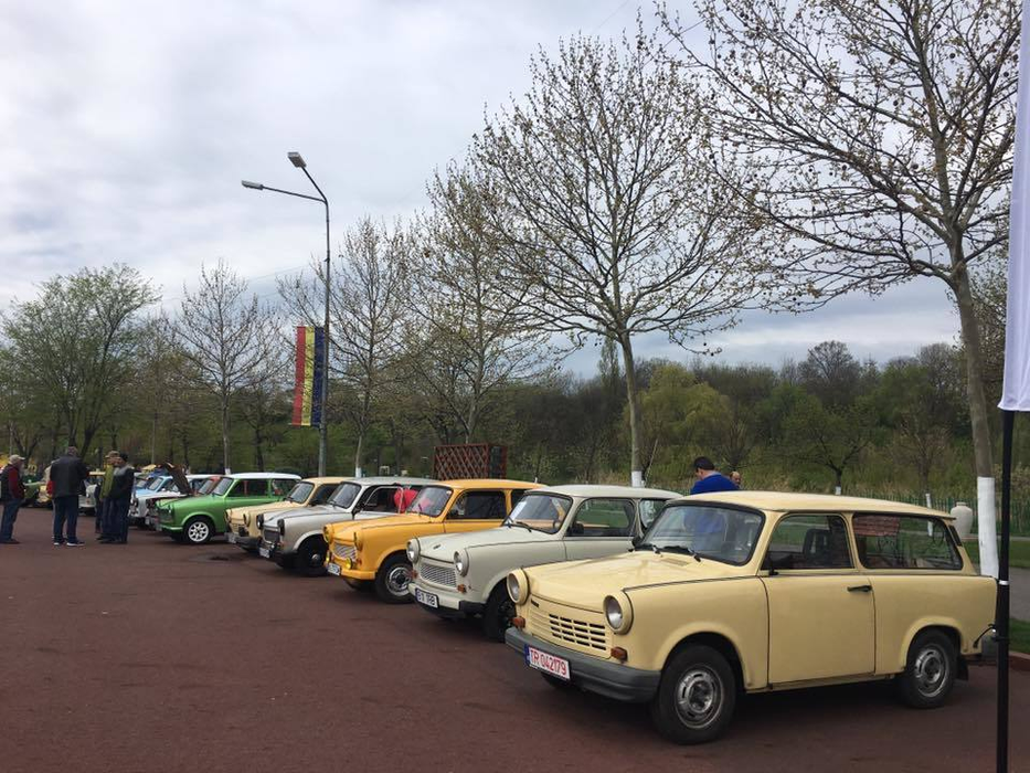 Expoziţie de maşini TRABANT, în Parcul Lumea Copiilor din Capitală! Cum arată automobilele de la paradă