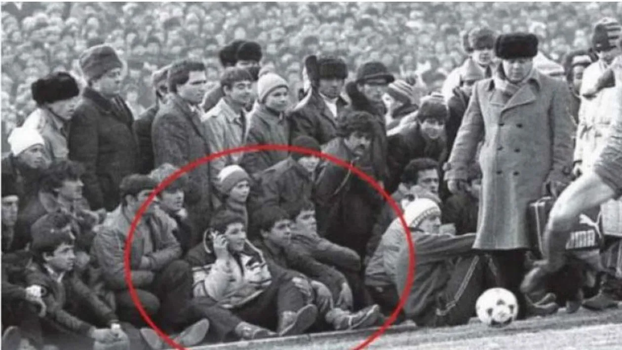 Adevărul din spatele fotografiei cu românul care vorbea la mobil acum 30 de ani!