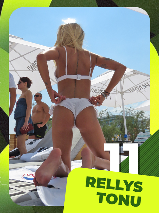 Top 40 sexy vedete în patru labe! Rar vezi așa ceva! Laura Cosoi, Andreea Mantea, Lora și Bianca Drăgușanu, îngenuncheate!