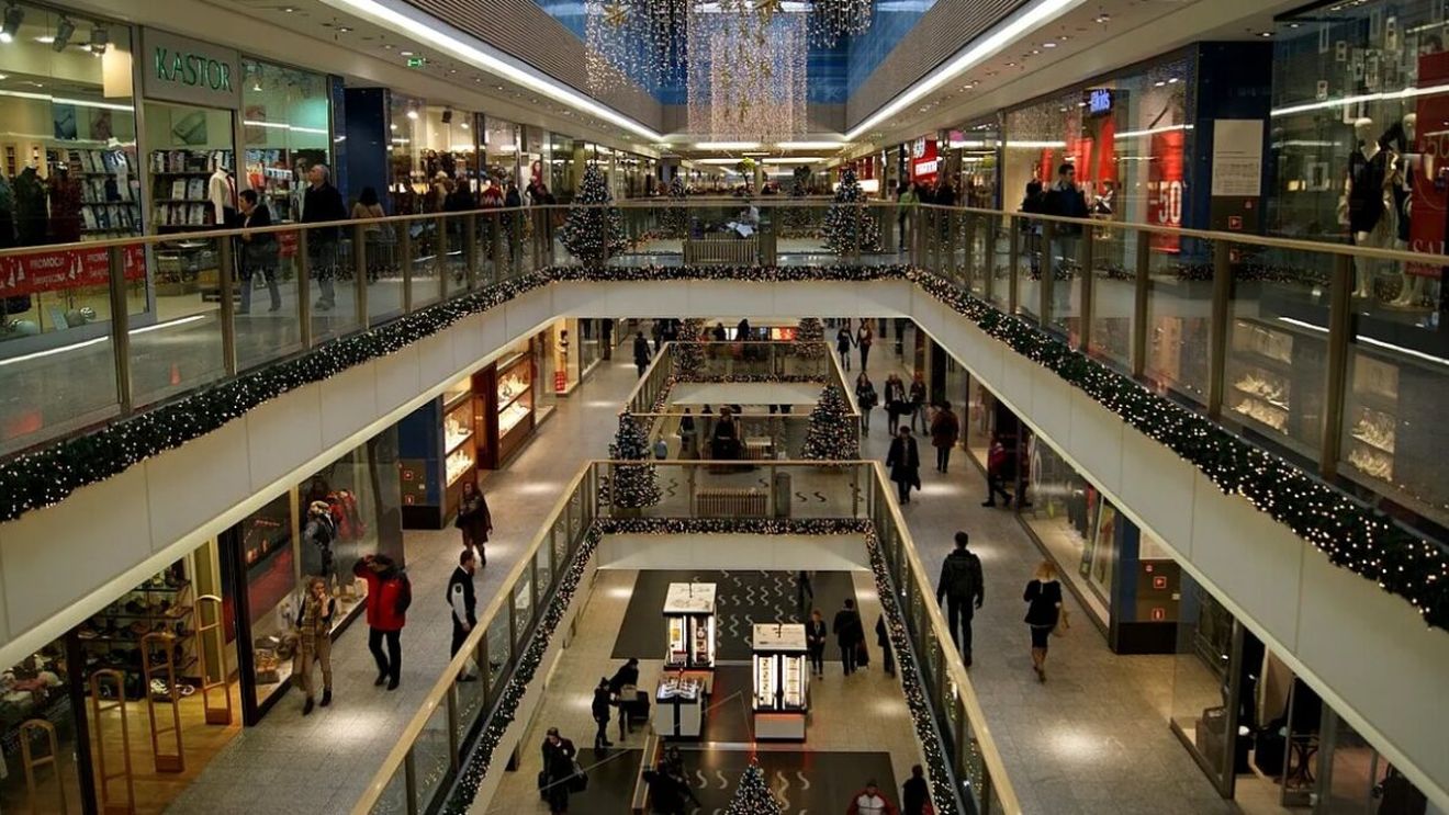 Retailul uriaș care se retrage din România. Ce se va întâmpla cu angajații