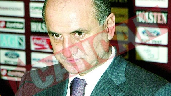 Copos vrea ca fanii sa-i plateasca datoriile!