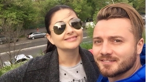 Gabriela Cristea şi Tavi Clonda nu s-au dus pe litoral de 1 mai! Unde au ieşit simpatica prezentatoare şi soţul ei
