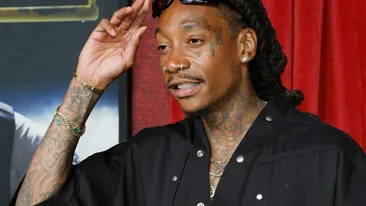 Condamnarea din România îi dă planurile peste cap lui Wiz Khalifa. Rapperul și-a anulat concertele
