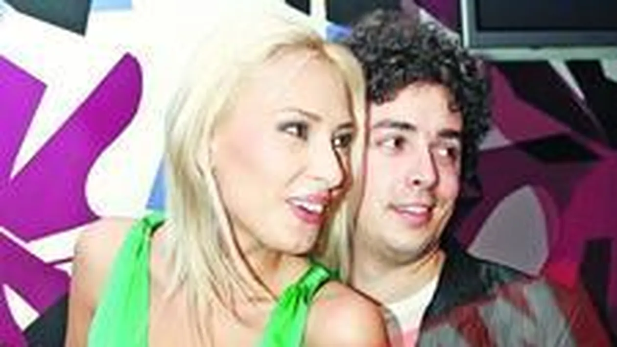 Moga si Iulia au dansat prima oara in casa parintilor lui