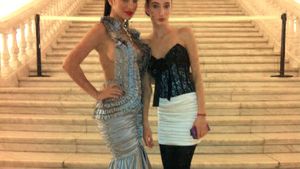 Sora Andreei Tonciu a devenit o adevarata domnişoară! Lorena nu are nici 18 ani, dar ii face concurenţă serioasă fostei asistente TV!