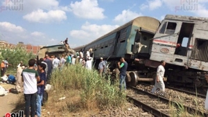VIDEO / Cel puțin 15 morți și 40 de răniți, după ce două trenuri s-au ciocnit!
