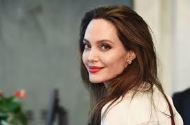 Dieta magică a Angelinei Jolie! Slăbeşti patru kilograme în trei zile!