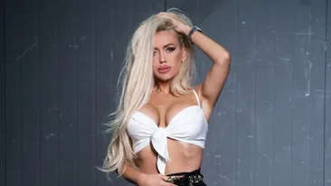 Cum s-a îmbrăcat Anda Adam, pe pârtia de schi. Turiștii au crezut că nu văd bine