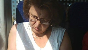 O femeie din Pitești i-a șocat pe călătorii dintr-un tren CFR! Cum a reacționat când i-a fost atrasă atenția, după ce și-a ascuns gunoiul între scaune