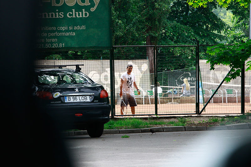 Contra se pregăteşte să servească