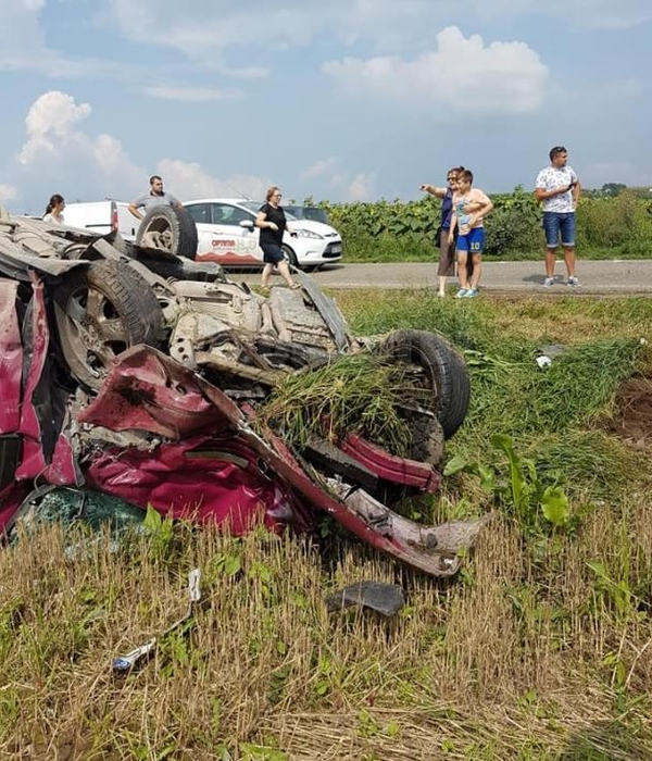 Accident grav în Suceava după ce două mașini s-au ciocnit! Cinci persoane au fost rănite
