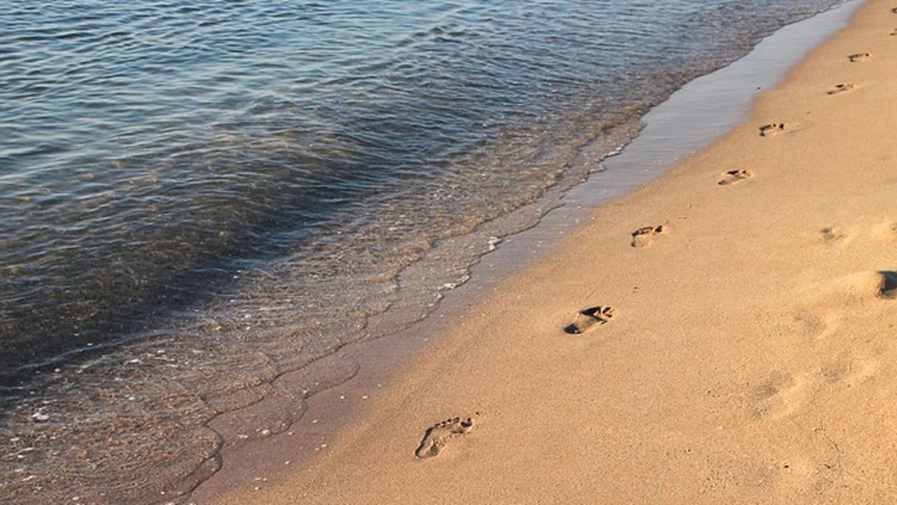 Serialul ”țeapă la cazare” continuă în stațiunea Mamaia. Dezvăluirile făcute de turiștii români aflați în vacanță pe litoral: ”Am plătit 200 ron pe 2 șezlonguri și seara am vrut să plec cu ele acasă”