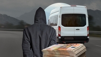 Lovitură de peste 1 milion de euro într-o bancă din București! Angajata a „spart” conturile baronilor maxi-taxi și și-a plătit nunta, vacanțele și mașina soțului